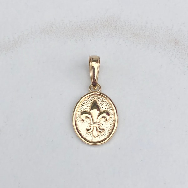 14KT Yellow Gold Fleur de Lis Design Oval Medal Pendant Charm NEW Small Size 13MM