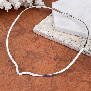 Sterling Silver Flat Pendant &quot;V&quot; Dip Neck Wire Collar Necklace 16.5&quot; NEW 2.7mm