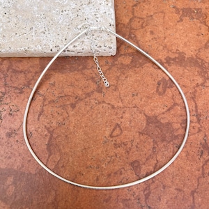 Collier torsadé en argent sterling de 2 mm avec cou Omega, longueur réglable 16&quot;-18&quot;