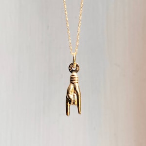 10KT Yellow Gold 3D Italian Mano Cornuto Hand Symbol Good Luck Pendant Chain Necklace NEW Various Lengths