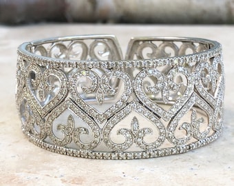 Estate Vintage 14KT White Gold Filigree Pave Diamond Heart Fleur de Lis Scroll Hinged Bangle Cuff Bracelet