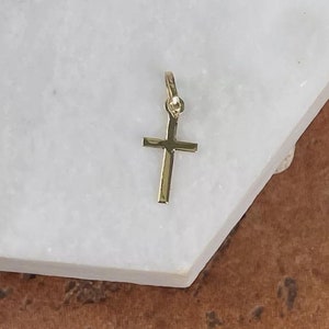14KT Yellow Gold Cross Pendant Charm NEW Small Lightweight Thin Plain 19mm Flat