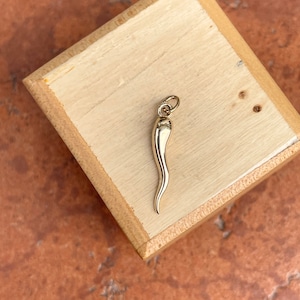 14KT Yellow Gold &quot;Corno&quot; Cornicello Italian Horn 3D Pendant Charm Good Luck 27mm Size Unisex