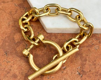 Yellow Gold-plated Oval Link Shackle Toggle Clasp Bracelet 8