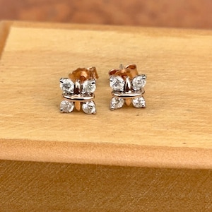 Estate Vintage 14KT Rose Gold + Prong Set Diamond Cluster Post Earrings Floral .50 CT
