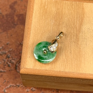 Estate 18K Yellow Green Circle Jade and Round Pave Set Diamond Pendant
