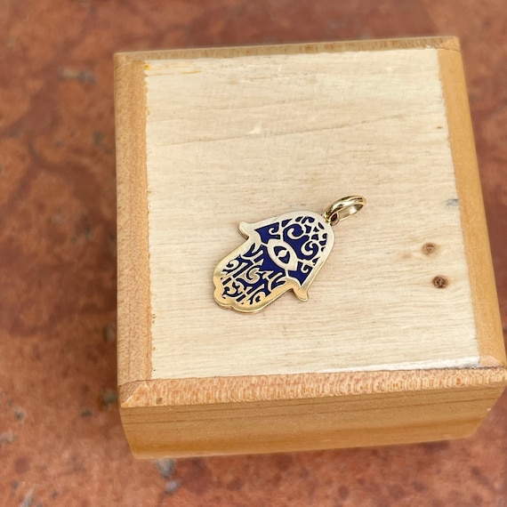 14k Gold Turquoise Stone Filigree Chamseh Hamsa Pendant 14k Gold Turquoise Stone Filigree Chamseh Hamsa Pendant