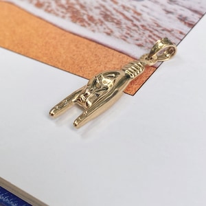 14KT Yellow Gold 3D Italian Mano Cornuto Hand Symbol Good Luck Pendant Charm NEW 30MM image 4