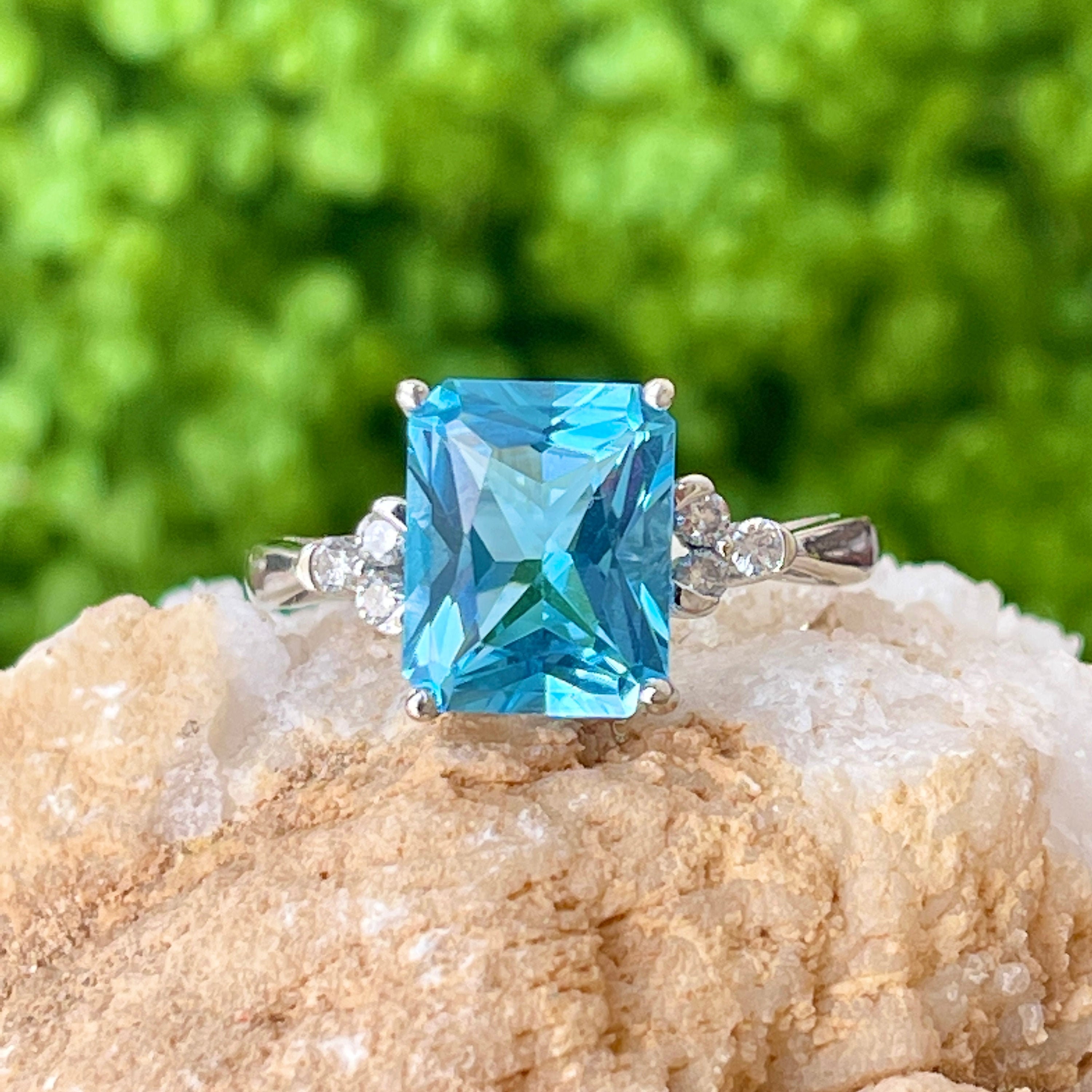Blue Topaz Gold Estate Ring