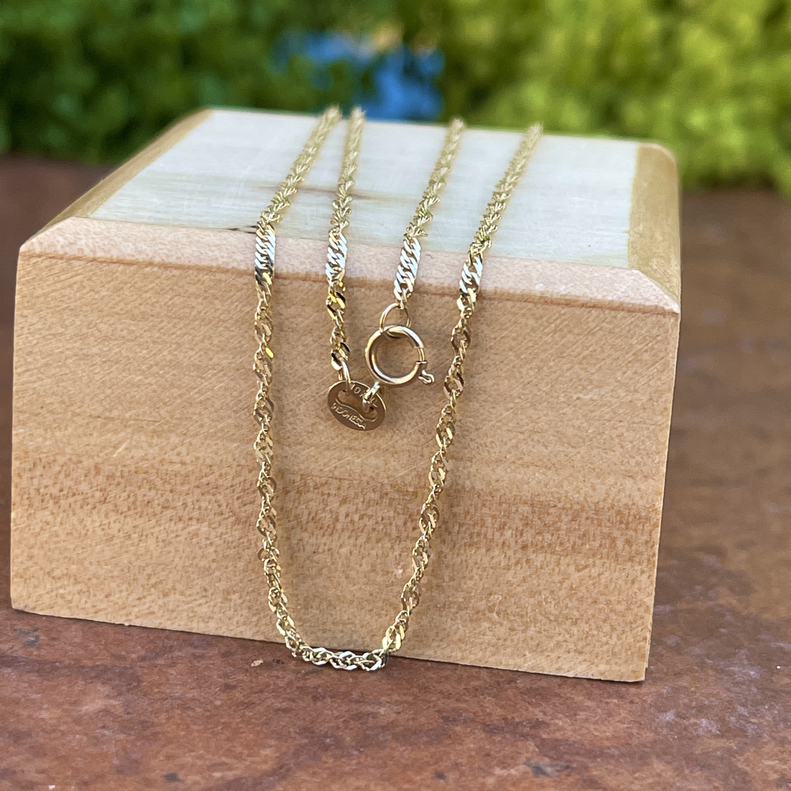 10KT Yellow Gold 1.35MM Singapore Link Chain Necklace 24