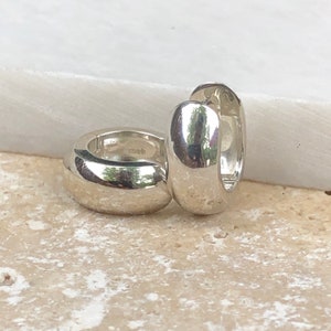 Boucles d'oreilles Huggie Huggie en argent sterling poli brillant NEUF petite taille 12,75 mm