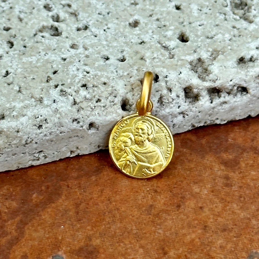 14KT Yellow Gold Mini Solid St Mark the Evangelist Round Medal Pendant ...