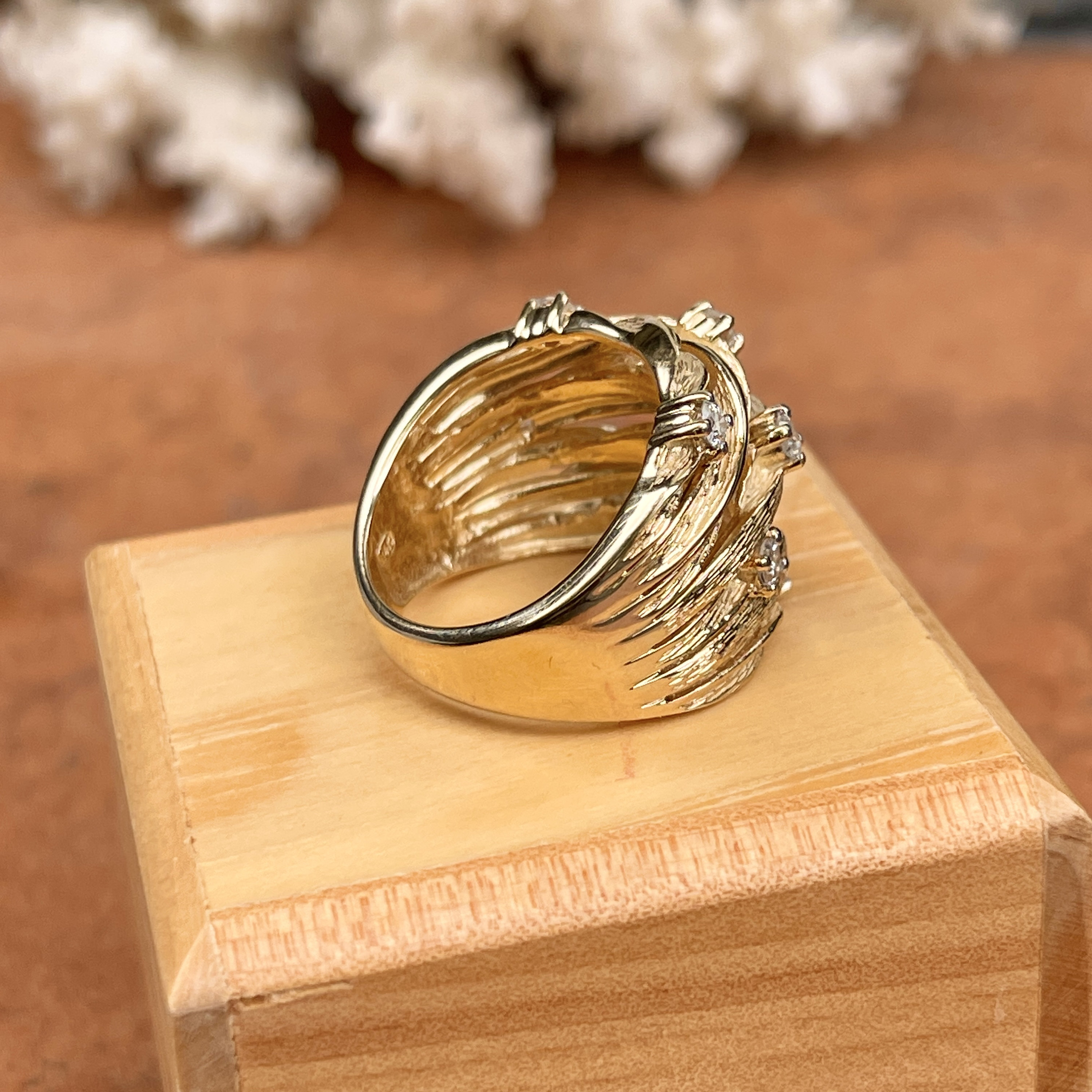 Estate Vintage 14KT Yellow Gold Scattered Diamonds Basket