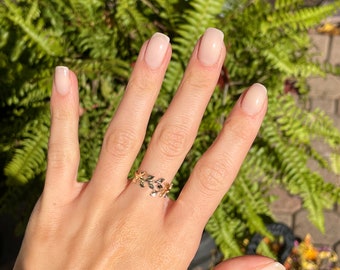 14KT Yellow Gold Leaf Floral Vines Design Ring NEW Size 7