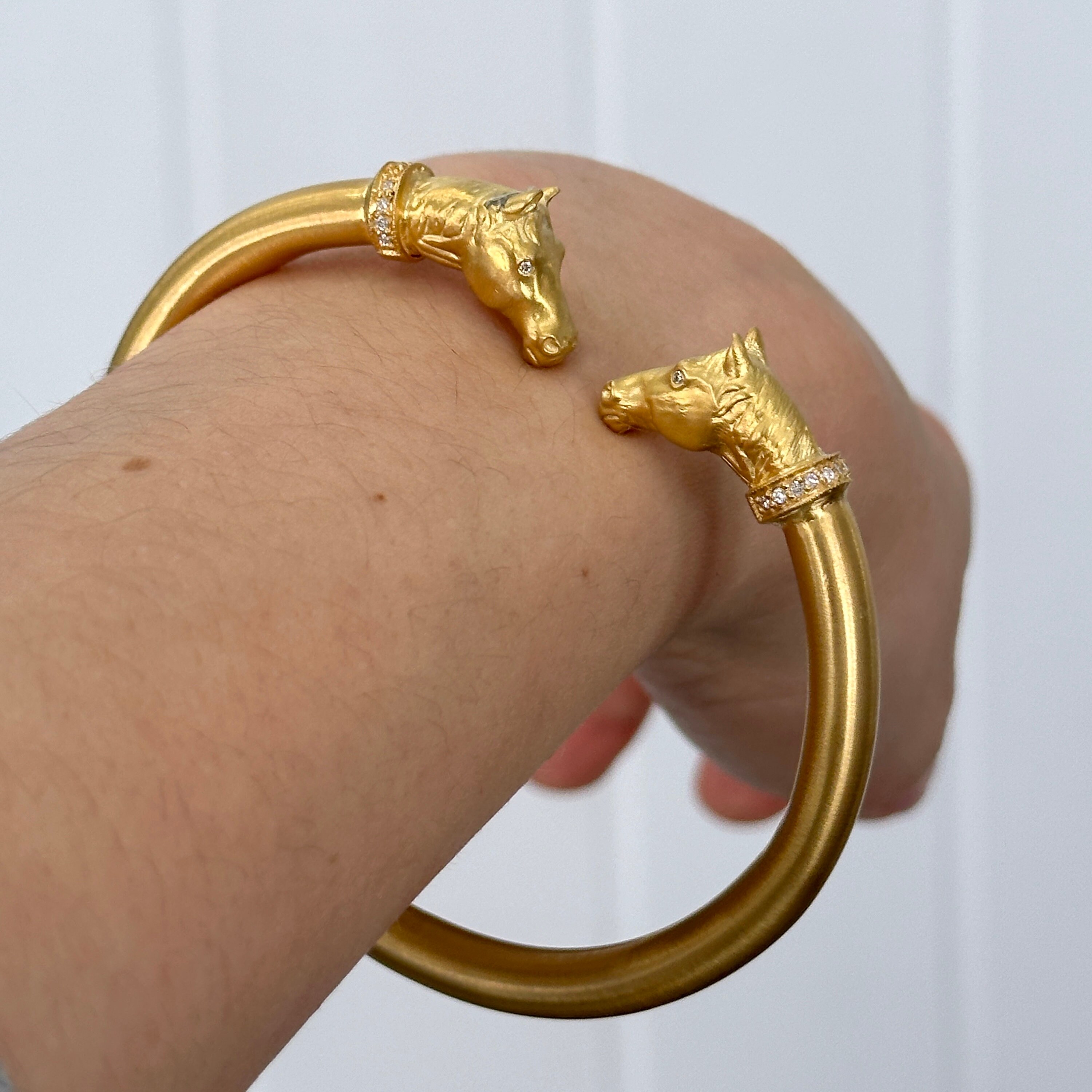 Vintage 14KT Yellow Gold Horse Head End Caps Cuff Bangle Bracelet