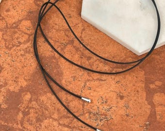 Collana con laccio in pelle nera da 1,5 mm con estremità in argento sterling, 40''