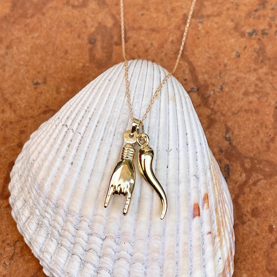 14k Yellow Gold 25mm Italian Horn Charm Pendant 14k Yellow Gold 25mm Italian Horn Charm Pendant
