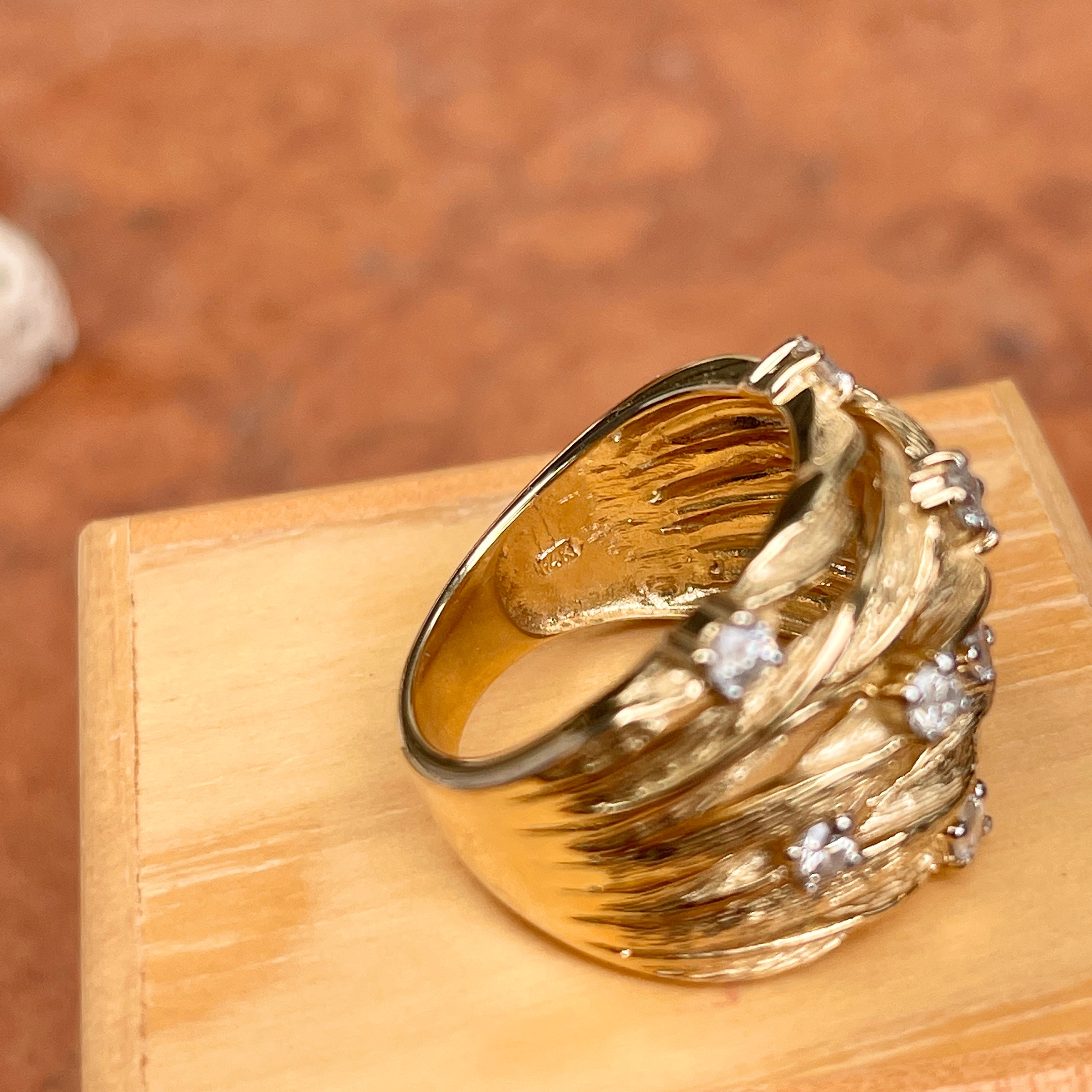Estate Vintage 14KT Yellow Gold Scattered Diamonds Basket