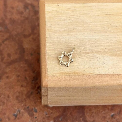 Pendentif étoile de David tissé massif en or jaune 14 carats TEENY PETITE breloque 8 mm La plus petite