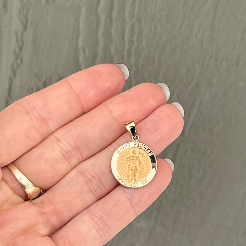 Satin St Florian Patron Saint of Firefighters Round Medal Pendant NEW Small Size 21MM 14KT Yellow Gold Polished