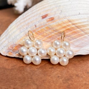 Estate Vintage 14KT Yellow Gold 7 White Cultured Pearls Flower Design Dangle Earring Charms PAIR