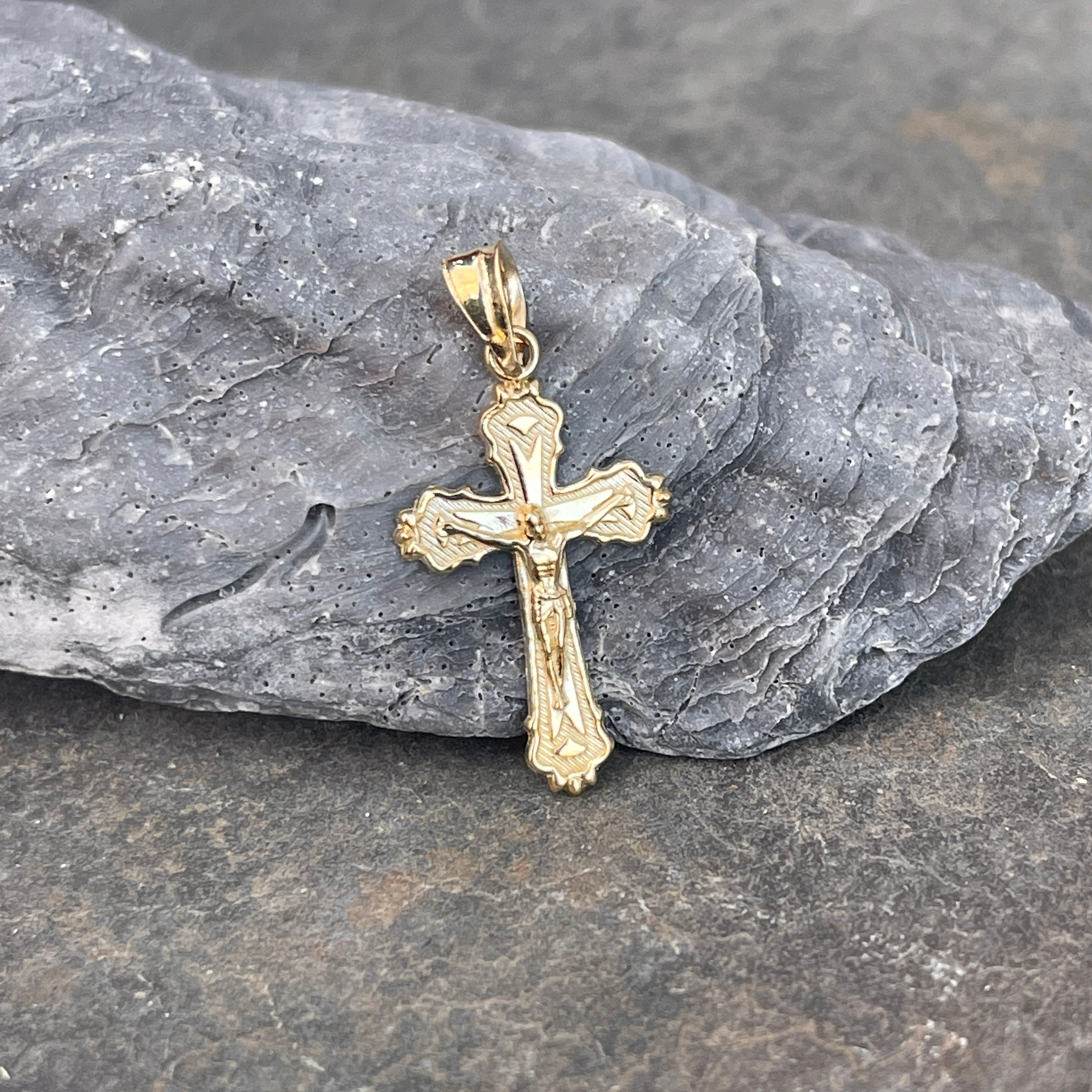 14k Yellow Gold Budded Cross Charm Pendant 25mmx12mm 14k Yellow Gold Budded Cross Charm Pendant 25mmx12mm
