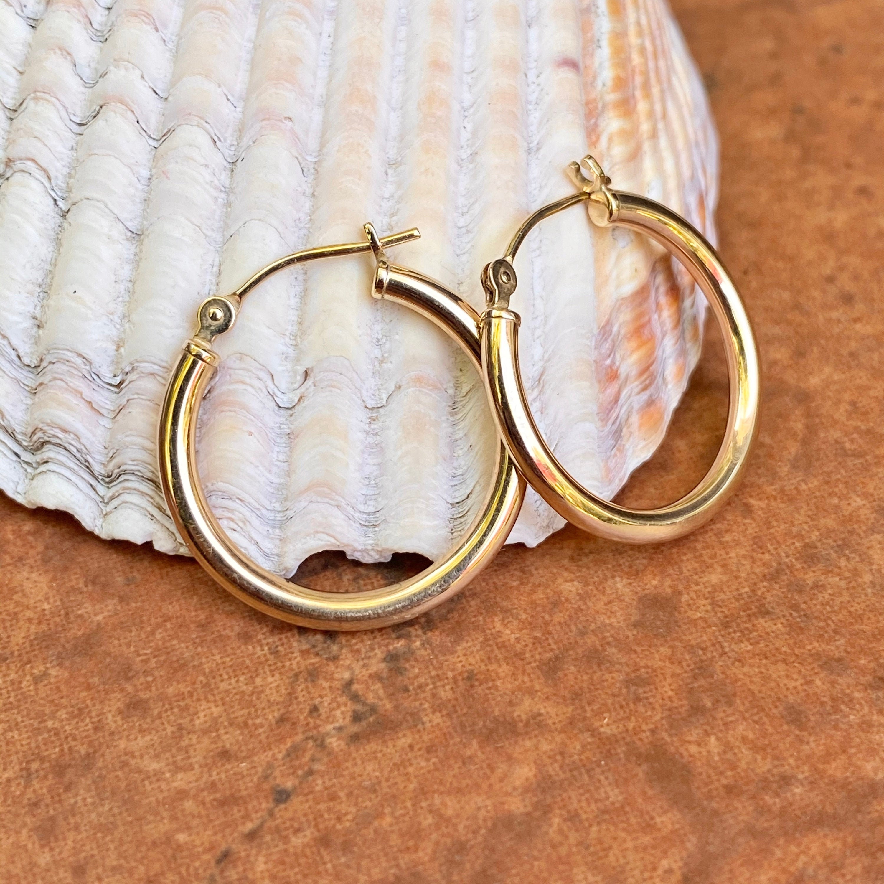 ピアス 10K Gold Tiny Shiny Finish Hoop Earring For Men & Women il_fullxfull.2539991731_qw5g.jpg