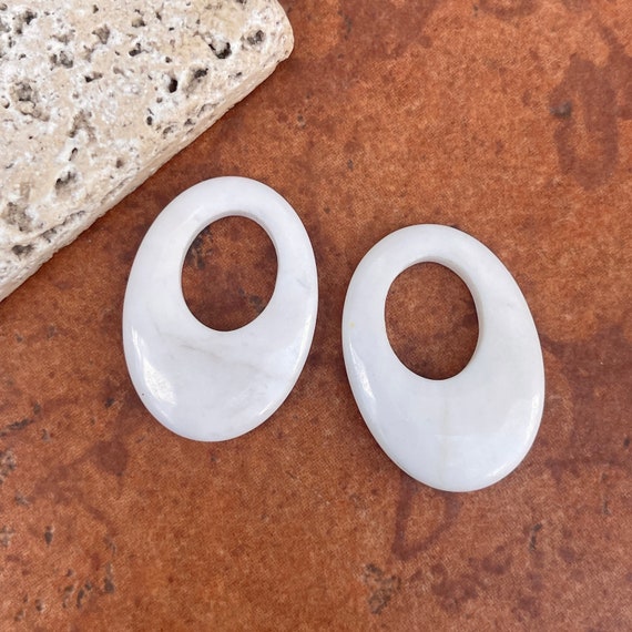 Estate Genuine White Cream Oval Gemstone Donut Ea… - image 1