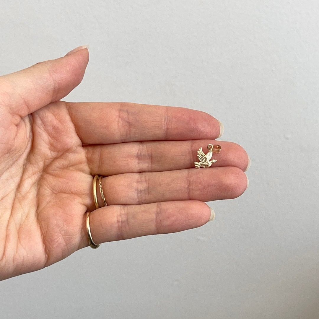 10KT Yellow Gold Flying Dove/ Holy Spirit Textured Pendant Charm Symbol ...
