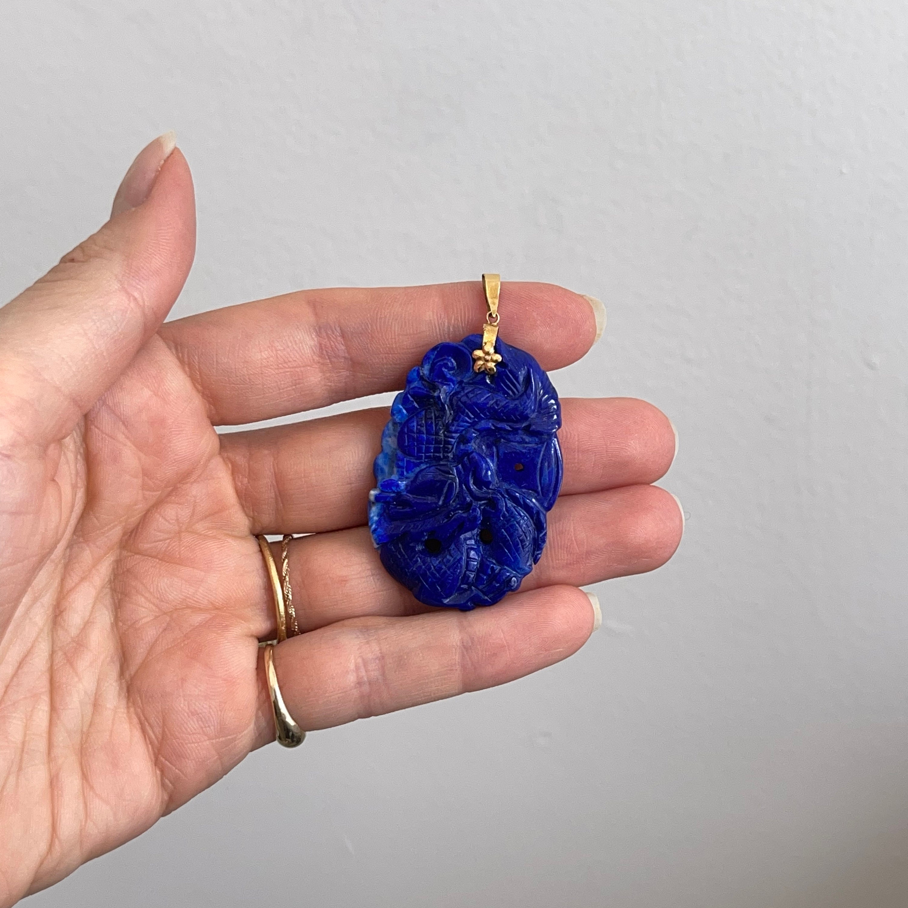 Estate Vintage Large 14KT Yellow Gold Carved Blue Lapis With