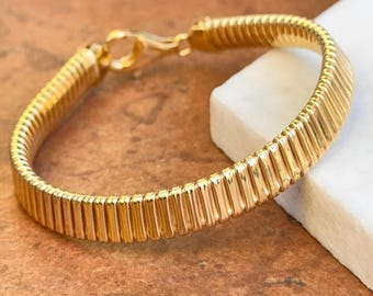 18K Yellow Gold-PLATED Ribbed Tubogas Bangle Style Bracelet Lobster Clasp 7.5"