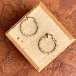 14KT Yellow Gold Matte Round Textured Tube Design Hoop Earrings 2mm x 18mm Small