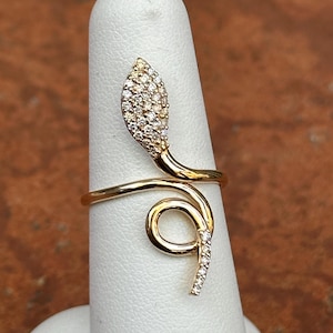 Estate Vintage 14K Yellow Gold Detailed Snake Pave Diamond Design with Size 7