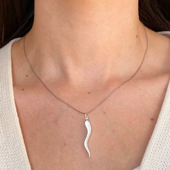 アクセサリー corno necklace silver LORO Italian Horn Necklace in Solid Sterling Silver - Cornicello
