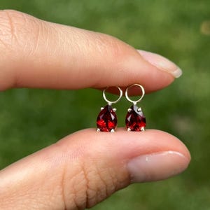Estate 14KT Yellow Gold Genuine Pear Garnet Earring Charms PAIR