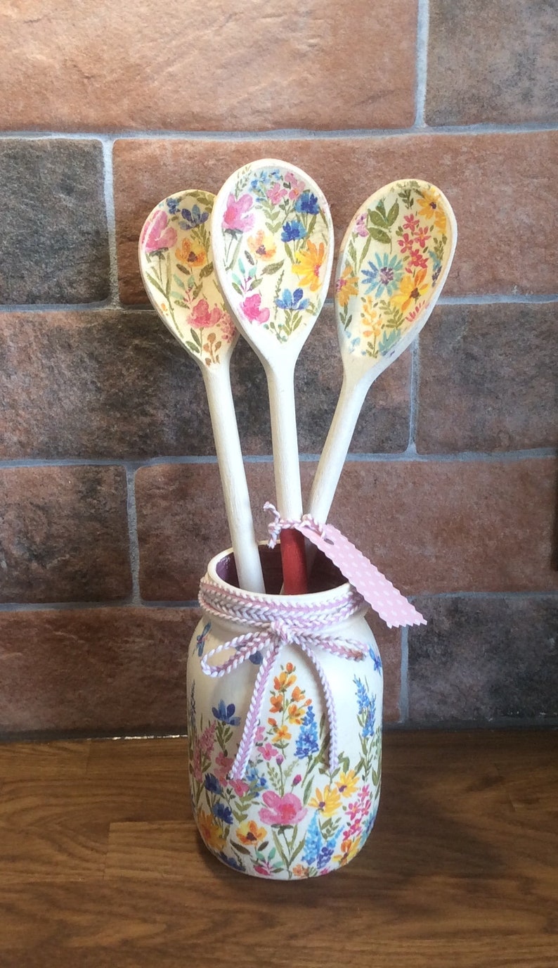Alice In Wonderland /& Friends Decorative Wooden Spoon Set