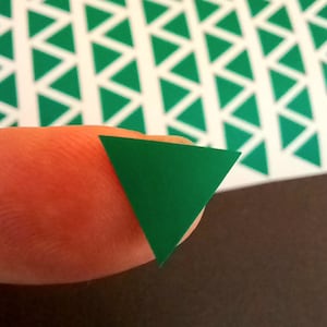 200 x Pegatinas de triángulos diminutos. Minitriángulos. Calcomanías de vinilo triangulares. Pegatinas para planificador.
