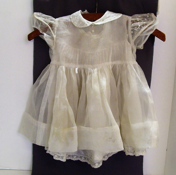 Vintage Little Girls White Dress  and Lacy Pettic… - image 2
