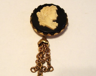 Art Nouveau Plastic and Celluloid Cameo Brooch Pin Vintage