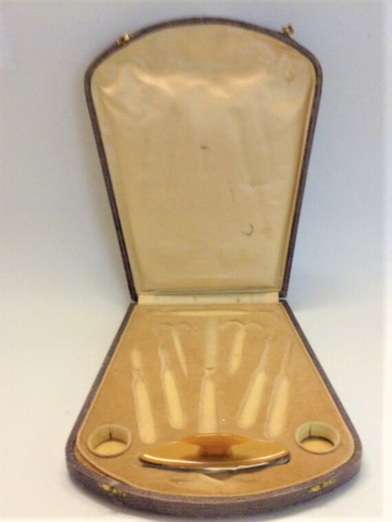 Antique Vanity Manicure Case Victorian Snake Skin with Bakelite Nail Buffer View 2