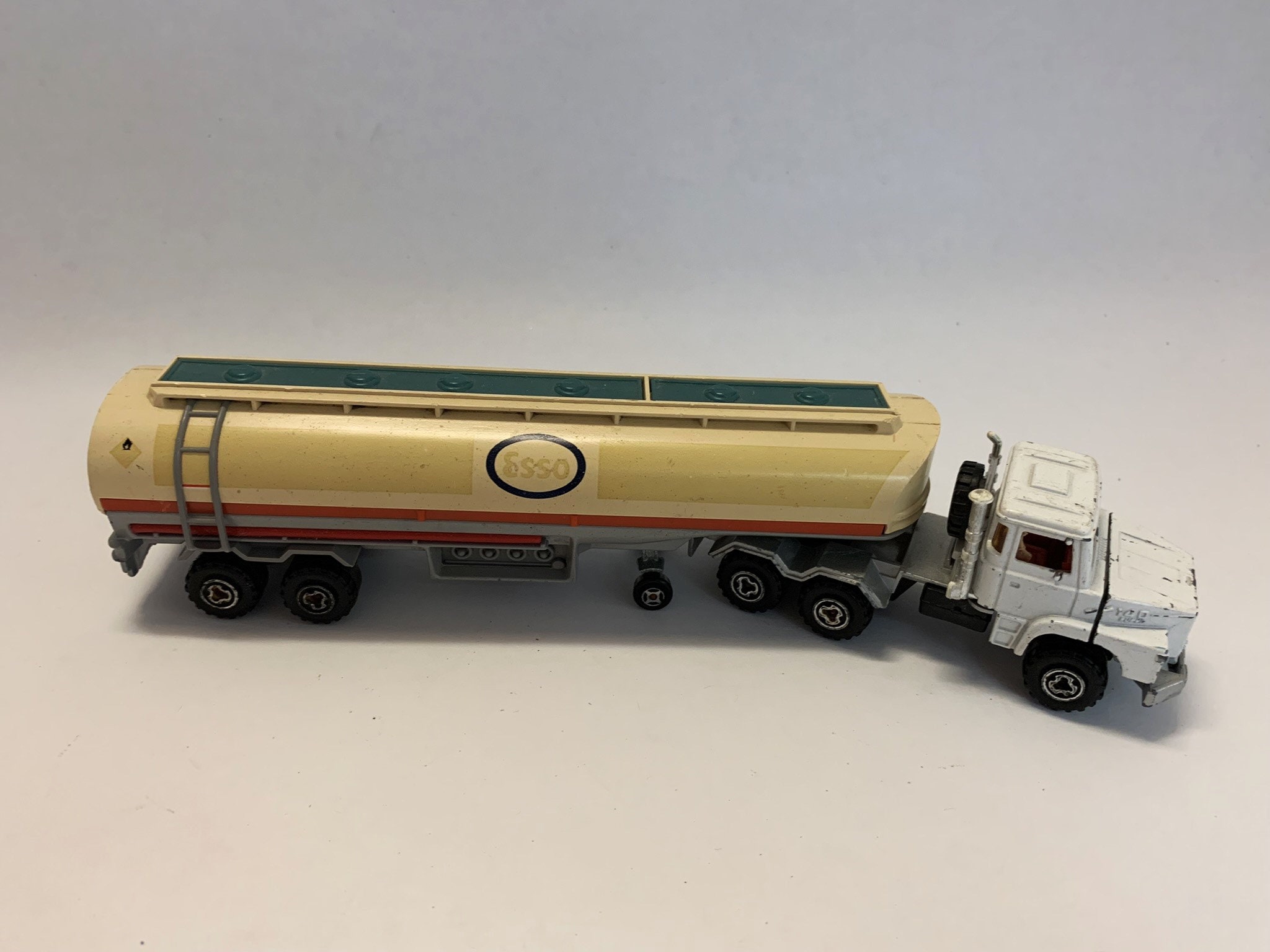 Majorette camion transport plateau 1/60