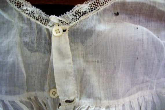 Vintage Little Girls White Dress  and Lacy Pettic… - image 9
