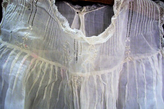 Vintage Little Girls White Dress  and Lacy Pettic… - image 8