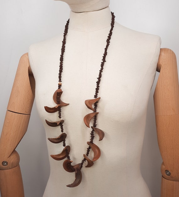 Vintage 70's Apple Seed Wooden Beaded Necklace 19… - image 4