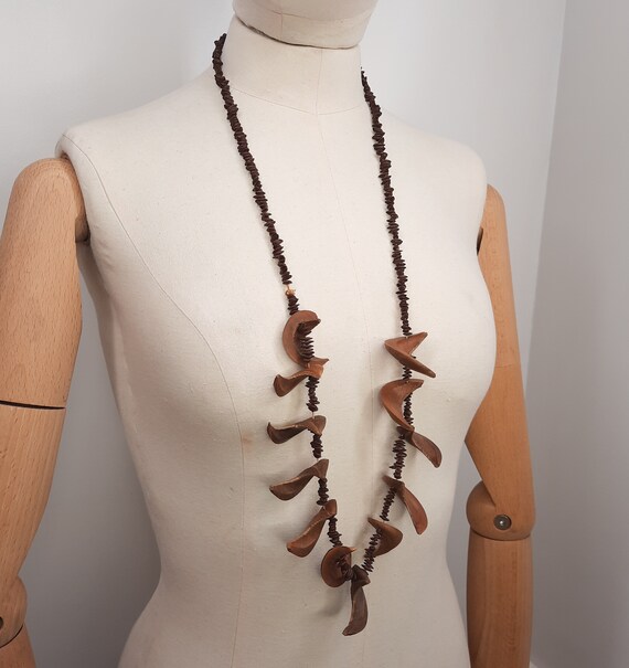 Vintage 70's Apple Seed Wooden Beaded Necklace 19… - image 3