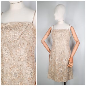 Vestido de coquetel bege vintage anos 50/60 com renda e lantejoulas tamanho S anos 1950 e 1960