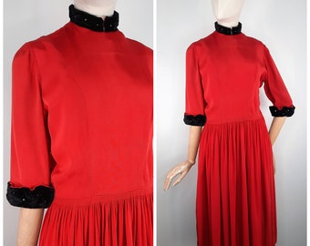 Vintage 50's Red Dress with Black Velvet Collar and Cuffs and Long Sleeves Sz XS 1950s