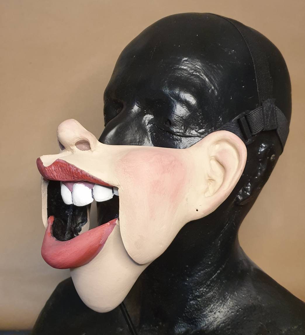 Masque for Sale avec l'œuvre « Masque de marionnette ventriloque