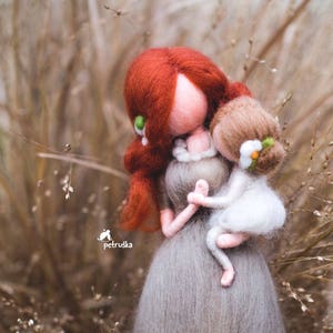 Mother Daughter Figurine  - Mother Sculpture - Needle Felted Doll - Mother's Day Gift  From Daughter - Felted Wool Dolls -