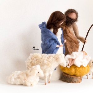 Needle Felted NATIVITY SETS, Holy family and sheep, Size 4.7, Different sets image 4